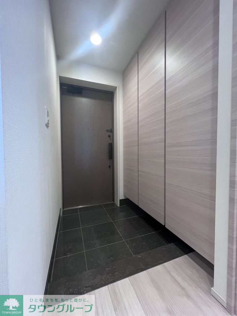 玄関　クリーニング前です。