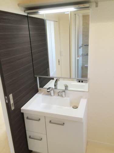 洗面設備　三面鏡付き♪