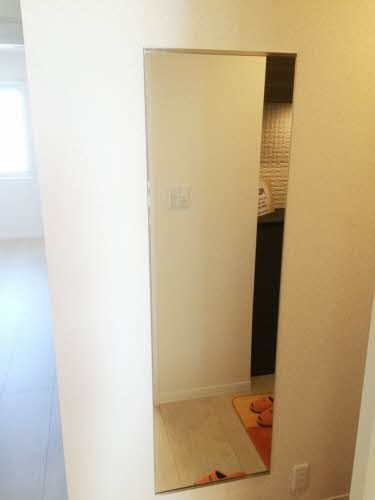 その他設備　玄関姿見（鏡）♪