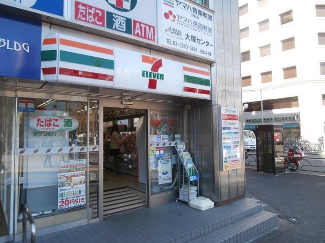 コンビニ　セブンイレブン（コンビニ）まで427m