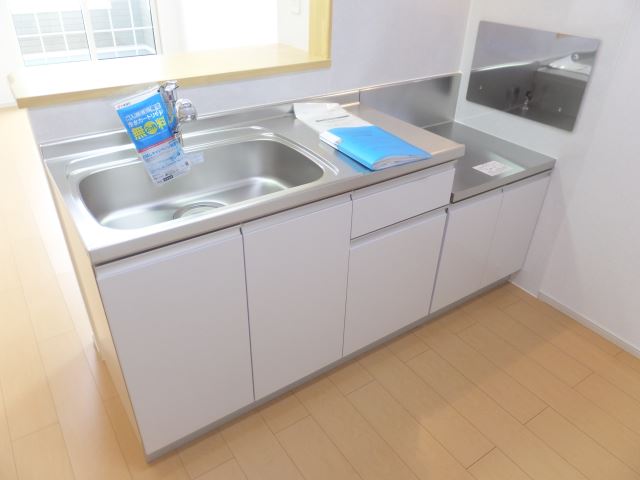 キッチン　人気の対面キッチンです。