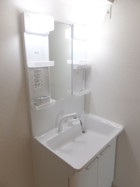 洗面設備　朝に嬉しいシャンプードレッサーです。