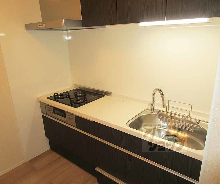 キッチン　１０３号室の写真です。