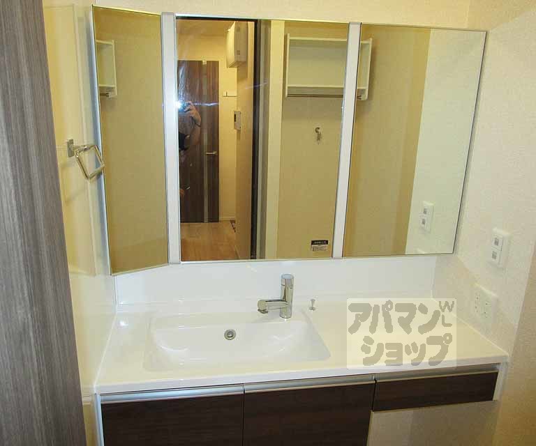 洗面設備　１０３号室の写真です。