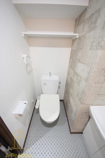 トイレ　ウインズコート西梅田2