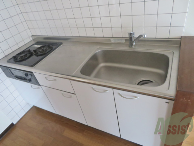 キッチン　ガスコンロ設置済みなのは嬉しいですね～。