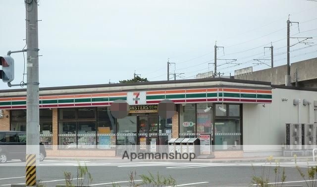 コンビニ　セブンイレブン（コンビニ）まで811m