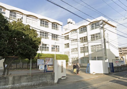 小学校　福岡市立高木小学校（小学校）まで588m