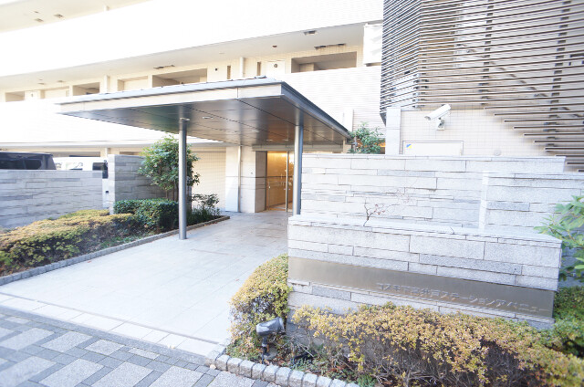 エントランス　入口