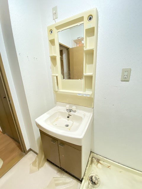 洗面設備　スペースが確保できる洗面所です