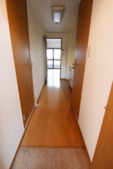 玄関　※別部屋の写真です