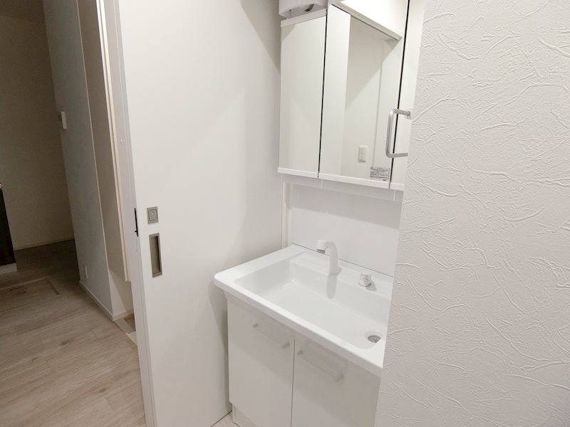 洗面設備　別部屋の参考写真となります。