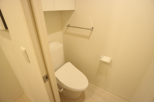 トイレ　温水洗浄暖房便座