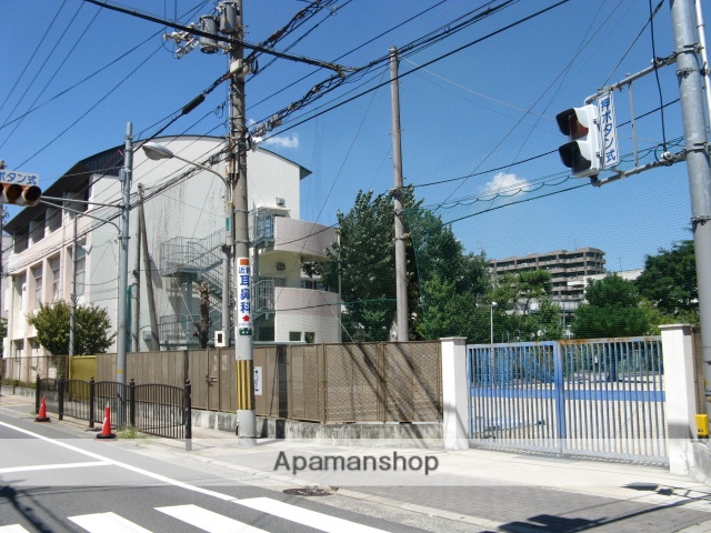 小学校　長堂小学校（小学校）まで525m