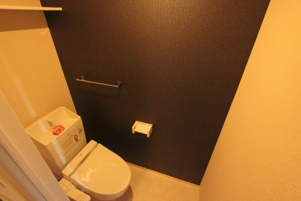 トイレ　温水シャワー付きトイレです