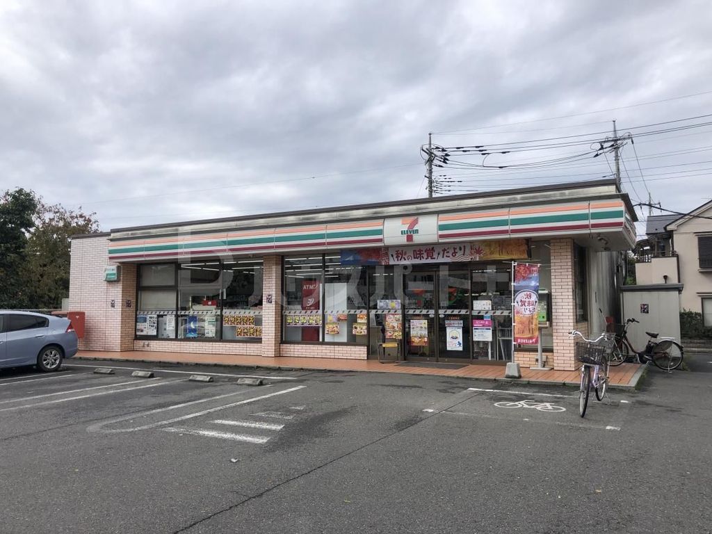 コンビニ　セブンイレブン大宮春岡店（コンビニ）まで830m