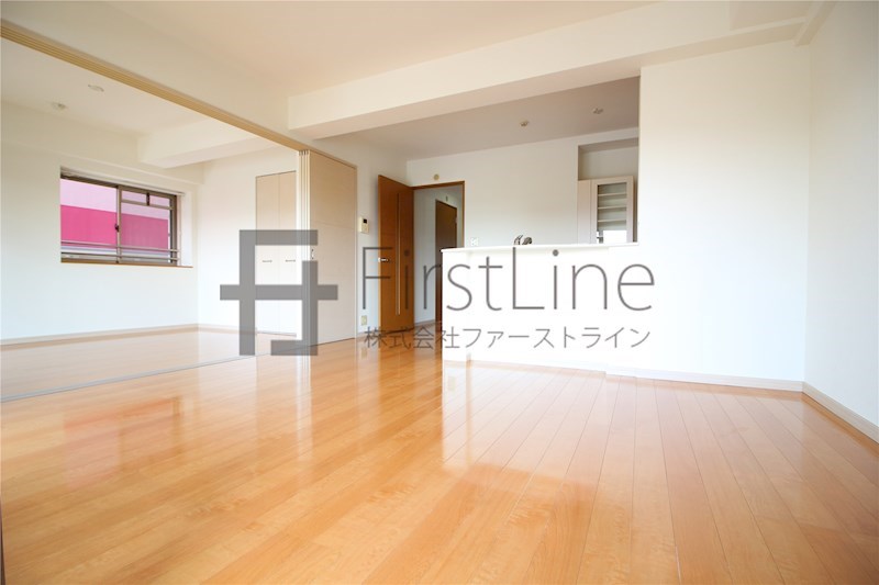 居室・リビング　別号室の写真です