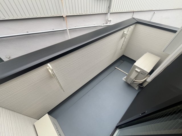 バルコニー　外からの目が気にならないバルコニーで洗濯物が干せます