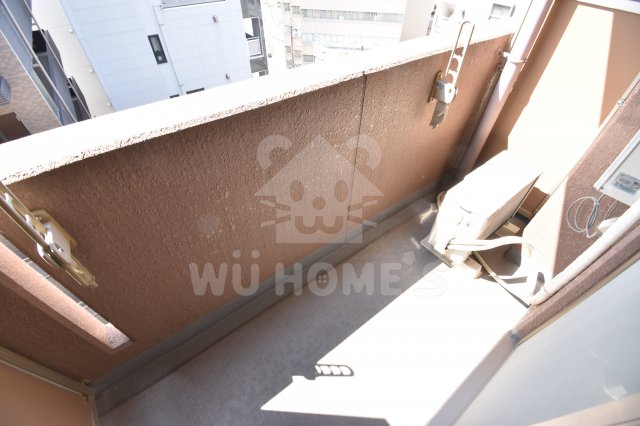 バルコニー　陽当たり良好なバルコニーです