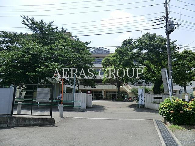 中学校　調布市立第六中学校（中学校）まで983m