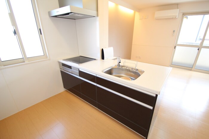 キッチン　※写真は201号室の物です