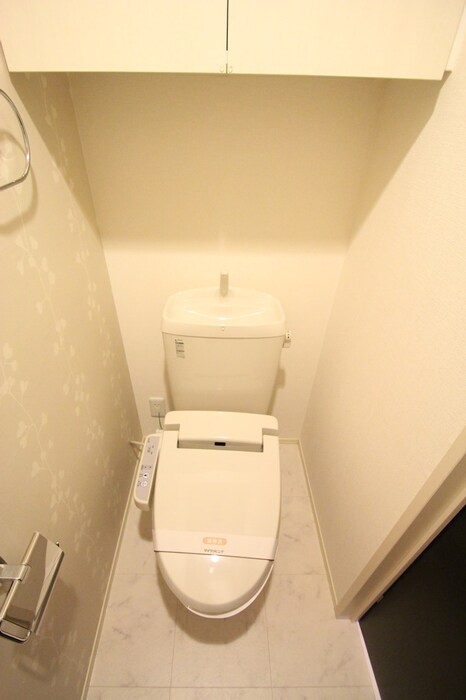 トイレ　※写真は201号室の物です