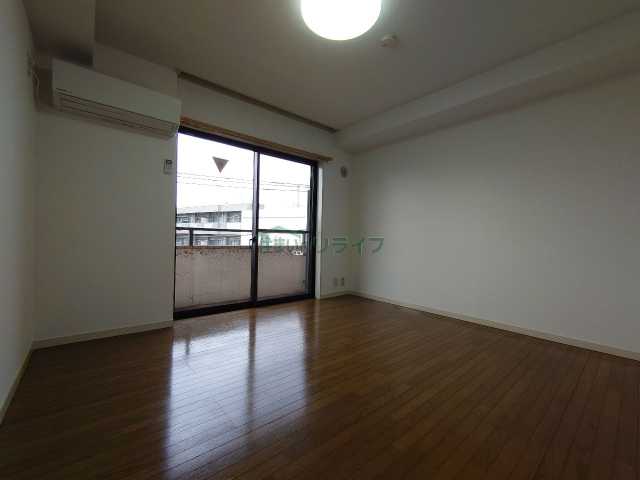 居室・リビング　別部屋同タイプ部屋の参考写真となります。