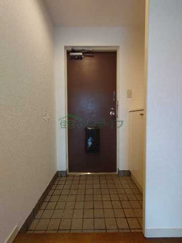玄関　別部屋同タイプ部屋の参考写真となります。