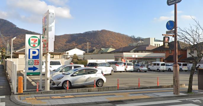 コンビニ　セブンイレブン 甲府大手1丁目店（コンビニ）まで758m