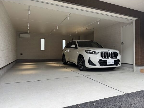 駐車場　同建物、別号室の写真です。