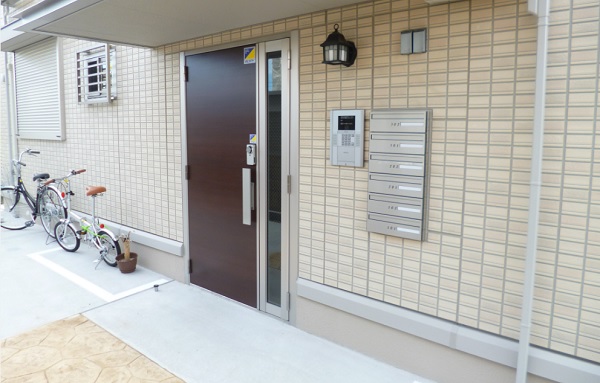 エントランス　オートロック付きでセキュリティ充実です(^O^)