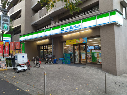 コンビニ　ファミリーマート西五反田四丁目店（コンビニ）まで210m