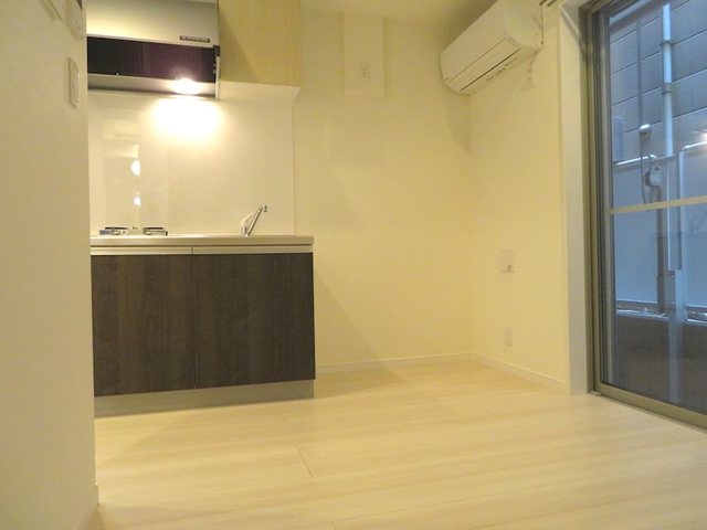 居室・リビング　室内