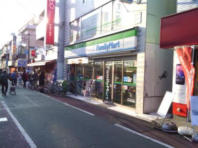 コンビニ　ファミリーマート世田谷日大通り店（コンビニ）まで508m