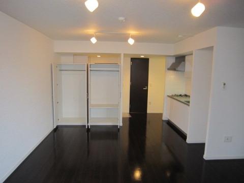 居室・リビング　室内