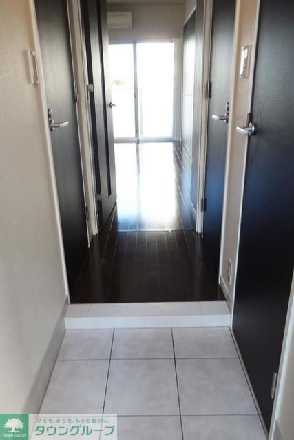 玄関　※写真は同タイプ住戸です。