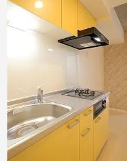 キッチン　コンパクトなキッチンで掃除もラクラク