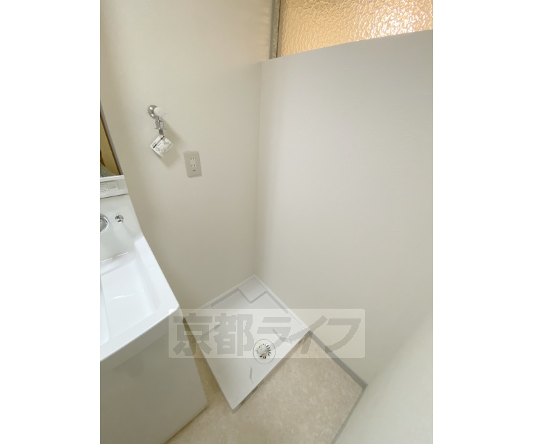 その他設備　洗濯機置き場は脱衣場にあります。