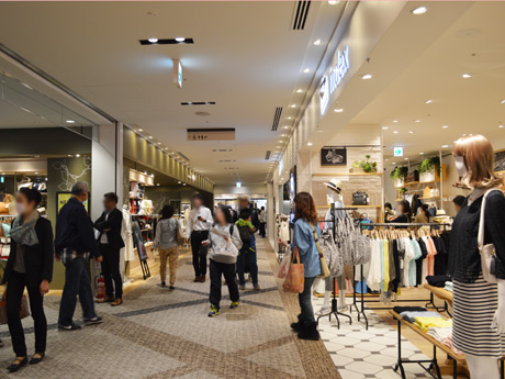 ショッピングセンター　フレンテ笹塚（ショッピングセンター）まで405m