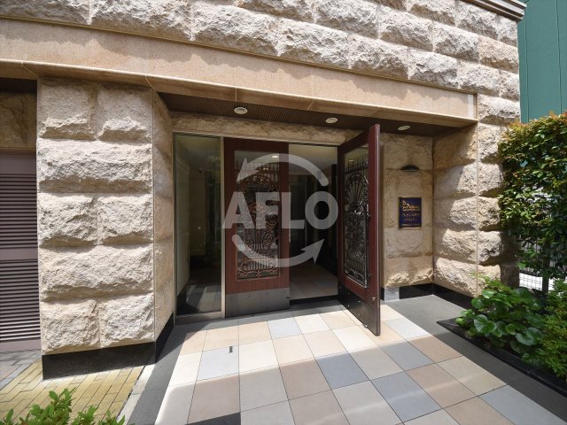 エントランス　プレサンス本町リアルシティ　エントランス