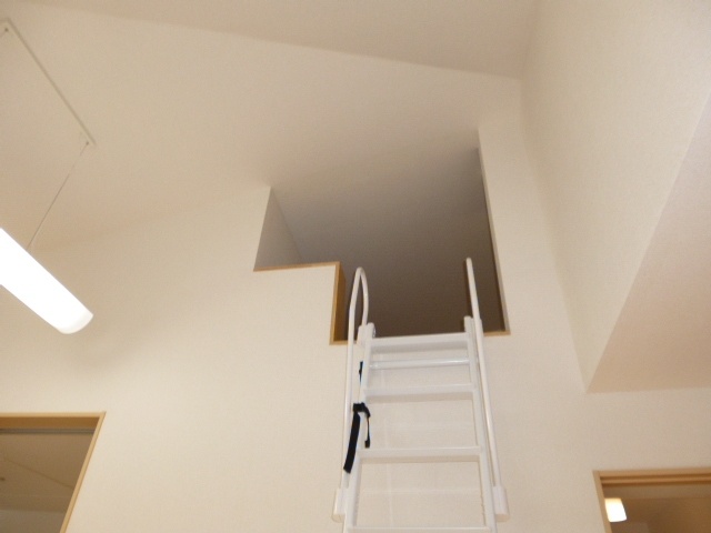 収納　小屋裏収納