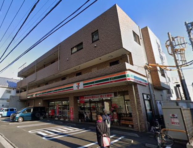 コンビニ　セブンイレブン（コンビニ）まで2036m