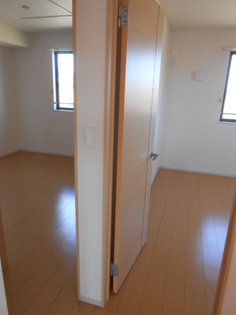 その他部屋・スペース　北側寝室２室の配置状況（洋室・各６．１畳）