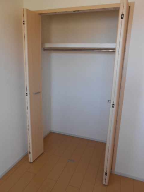 収納　寝室内収納（クローゼット・１間分）完備