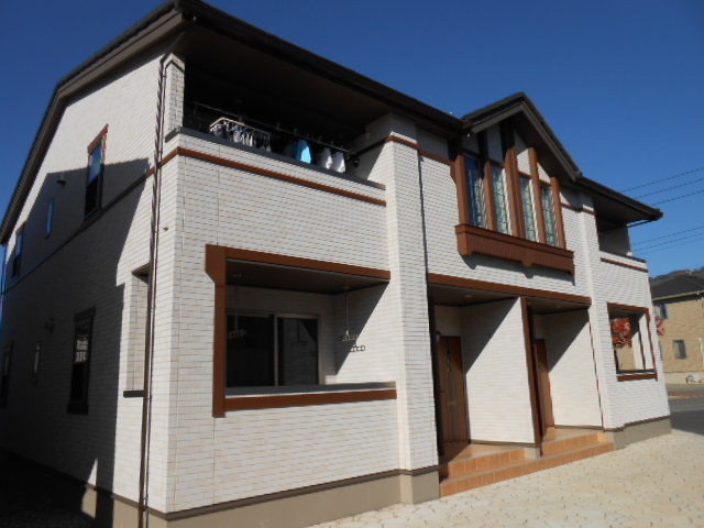 建物外観　バルコニー・玄関側を南西方向より撮影