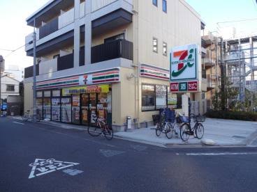コンビニ　セブンイレブン荒川東日暮里6丁目店（コンビニ）まで241m