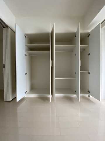 収納　コンフォリア東池袋WEST　反転タイプです。