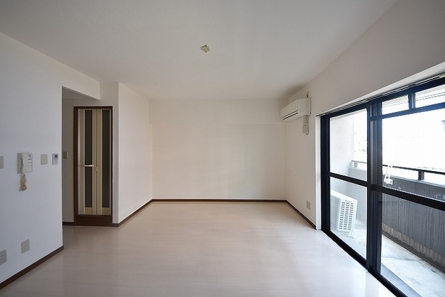 居室・リビング　※３０７号室の写真