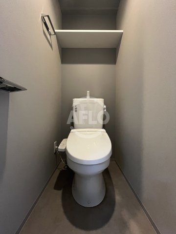 トイレ　WORVE大阪本町　トイレ