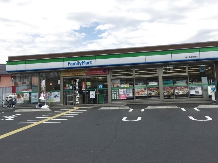 コンビニ　ファミリーマート富士見水谷東店（コンビニ）まで703m